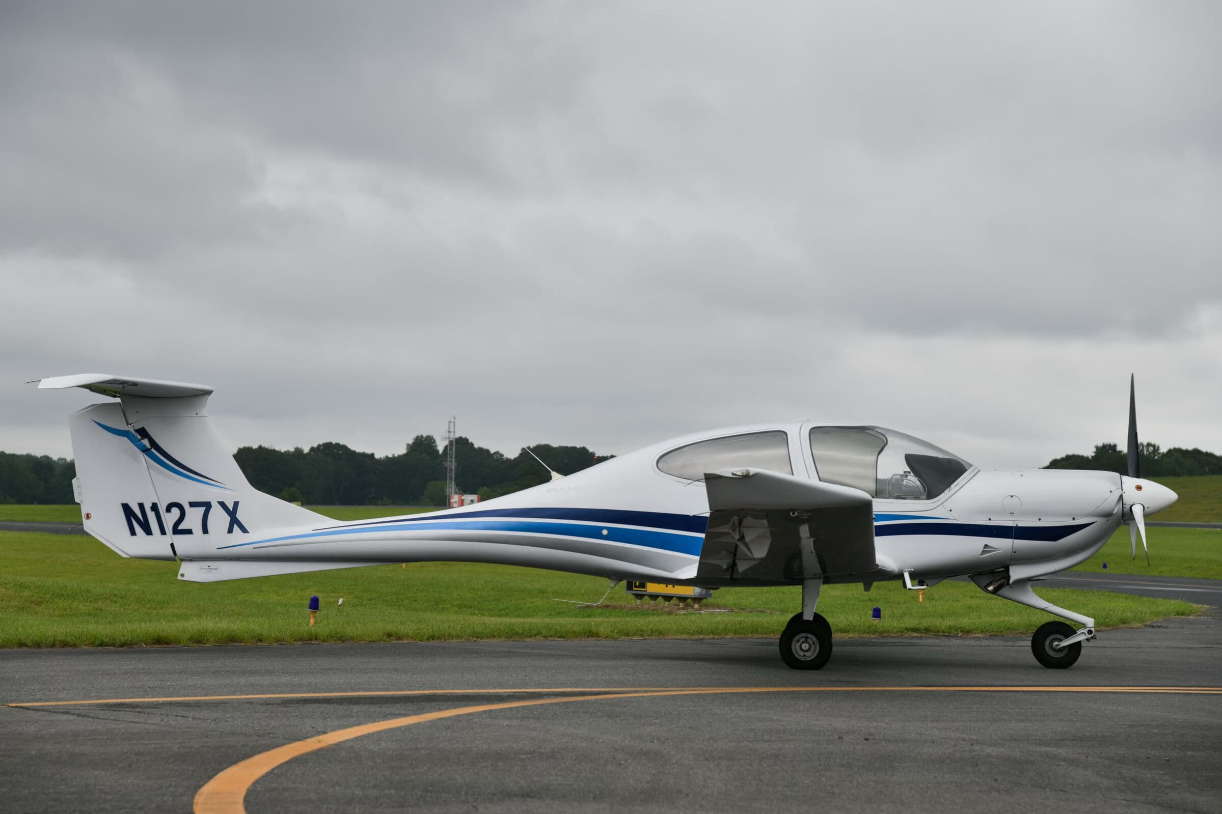 2004 Diamond DA40, photograph 1