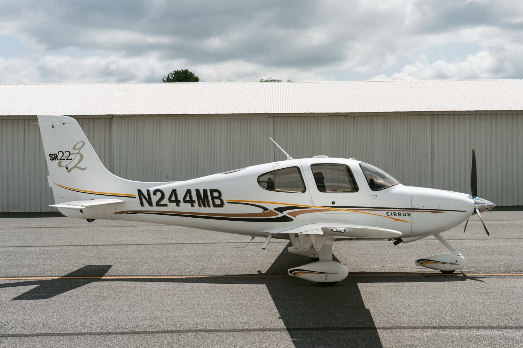 2005 Cirrus SR22 G2, photograph 1