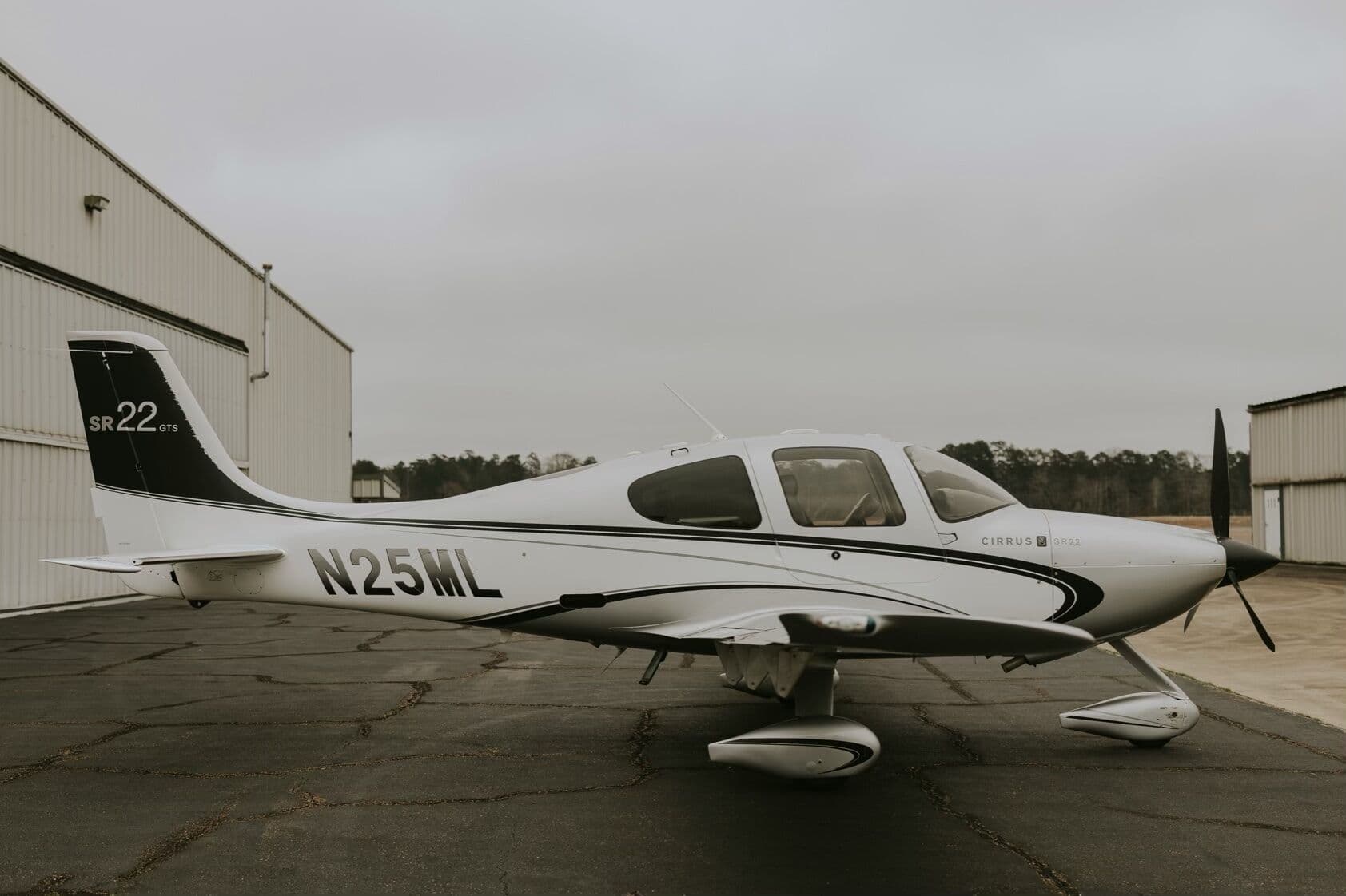 2005 Cirrus SR22 G2, photograph 1