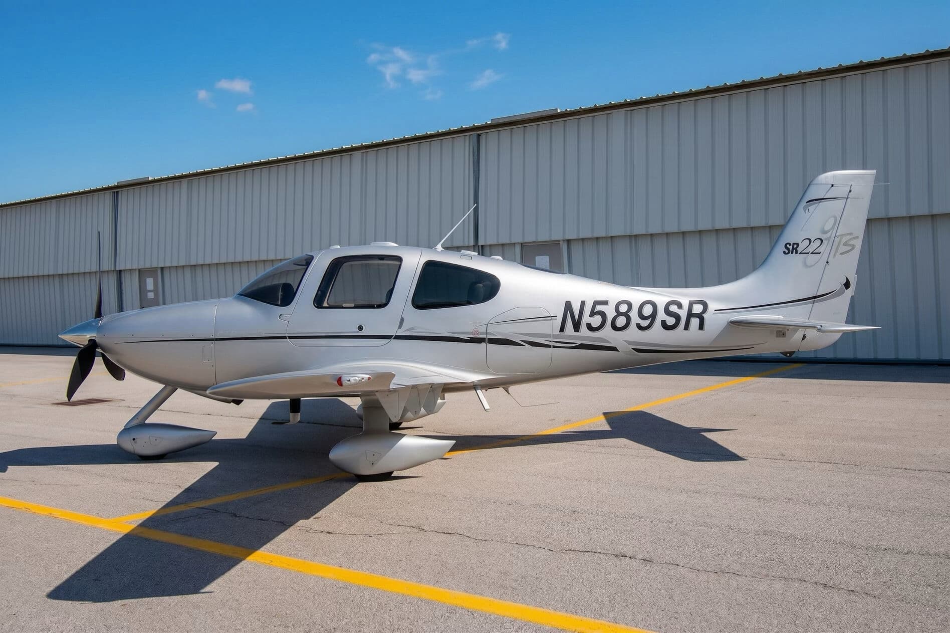 2006 Cirrus SR22 TN G2, photograph 1