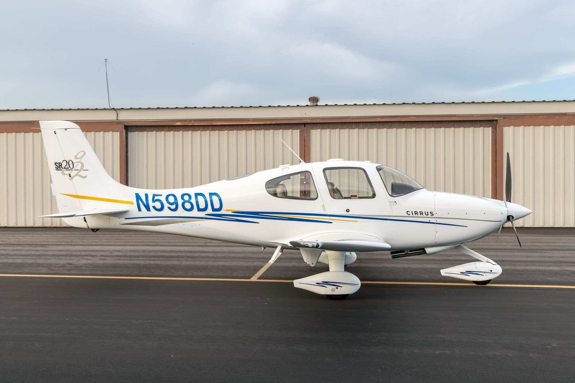 2004 Cirrus SR20 G2, photograph 1