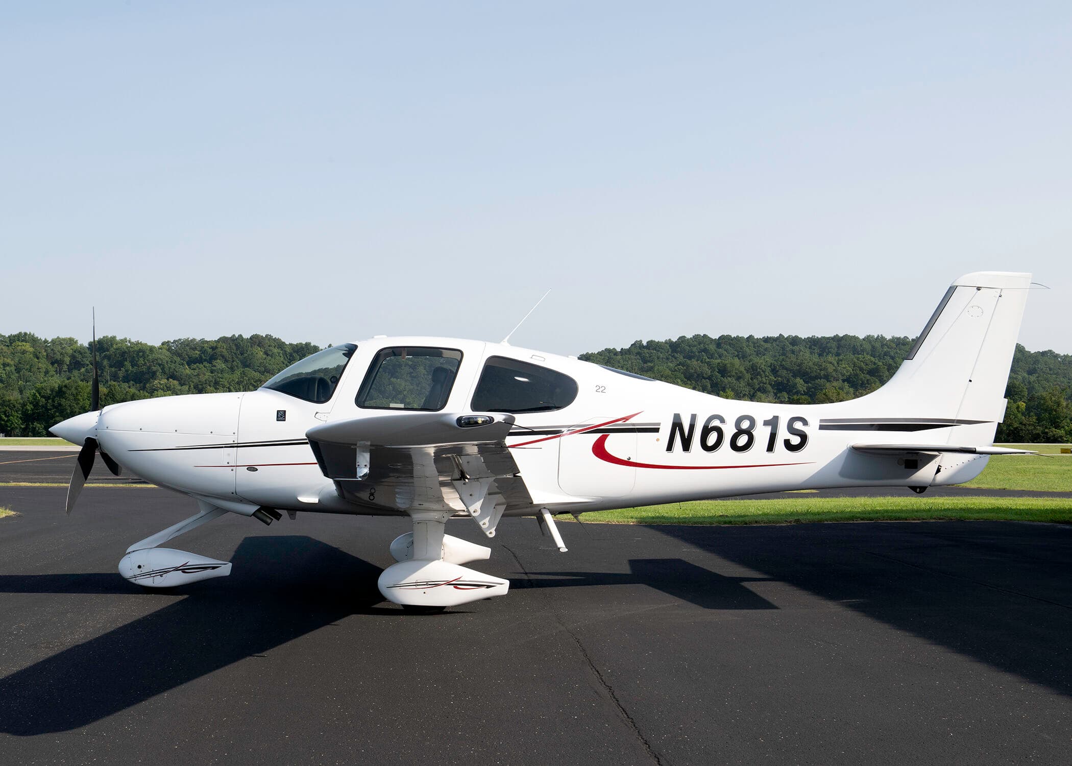 2016 Cirrus SR22 G5, photograph 1