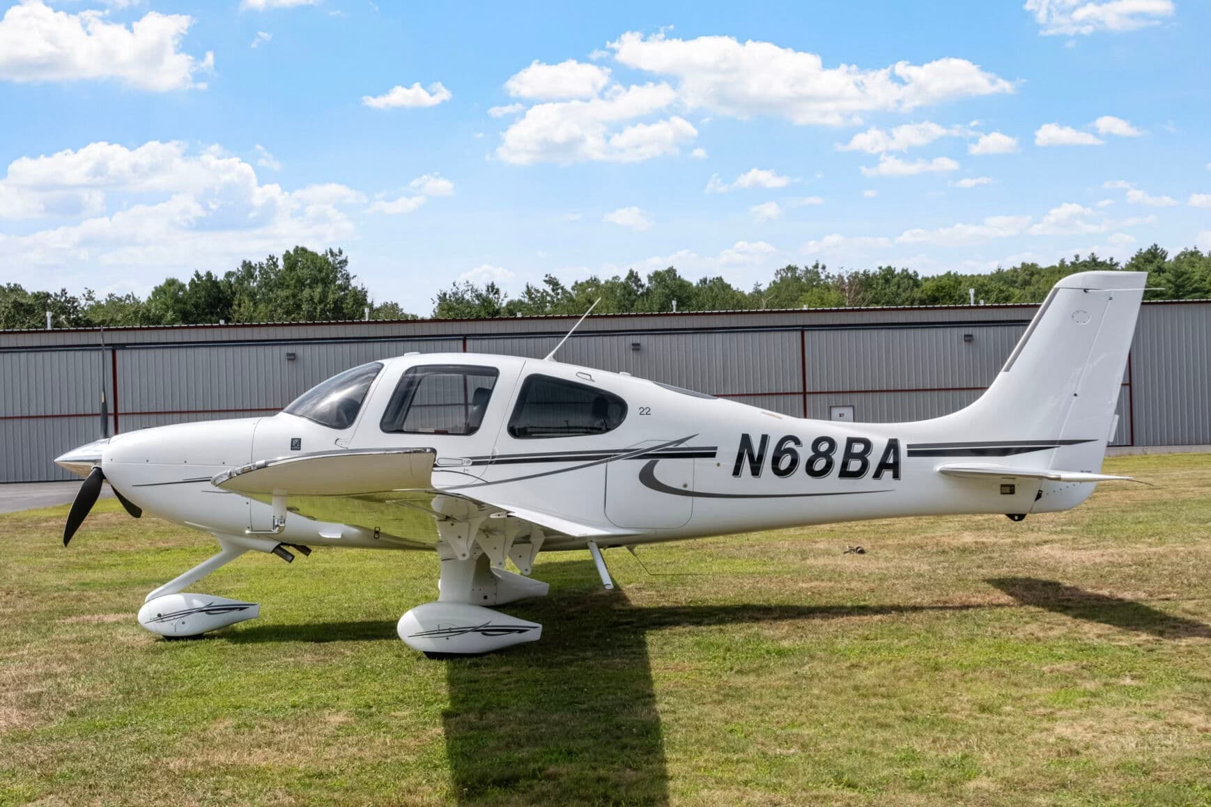 2017 Cirrus SR22 G6, photograph 1