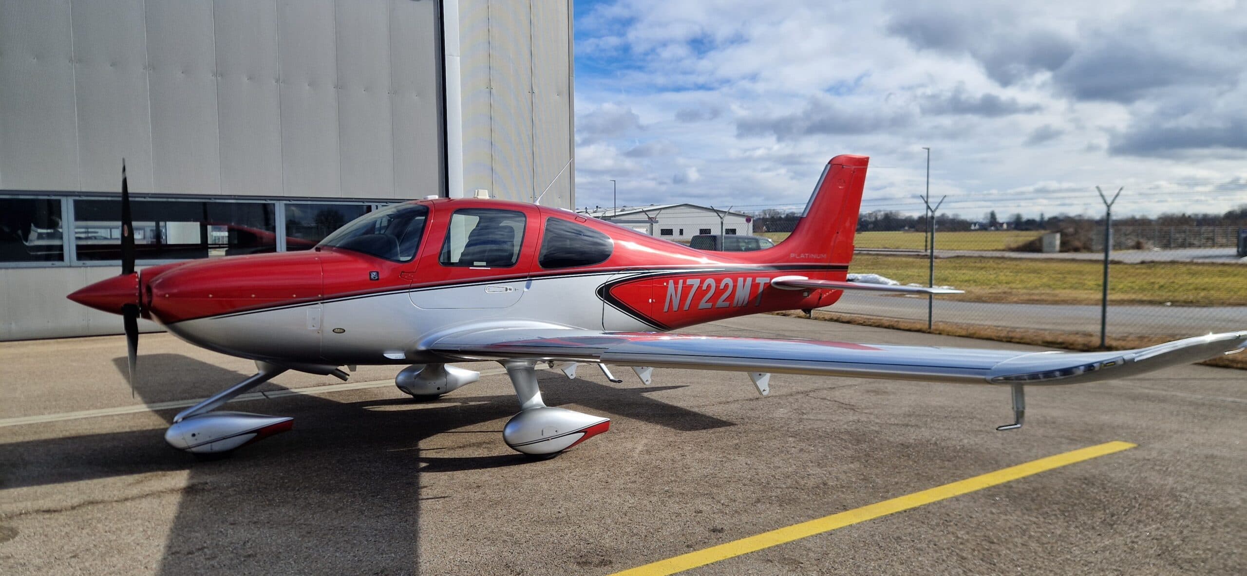 2023 Cirrus SR22 G6, photograph 1